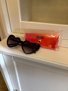 Quay Australia Black Love Struck Heart-Shaped Sunglasses with Clear Case